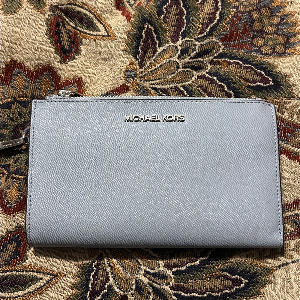 NWOT Blue Michael Kors Wrislet Wallet 7 by 4 1/2